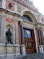 Ny Carlsberg Glyptotek (Glypto-, from the Greek root glyphein, to carve and theke, a storing-place) - музей мистецтва.